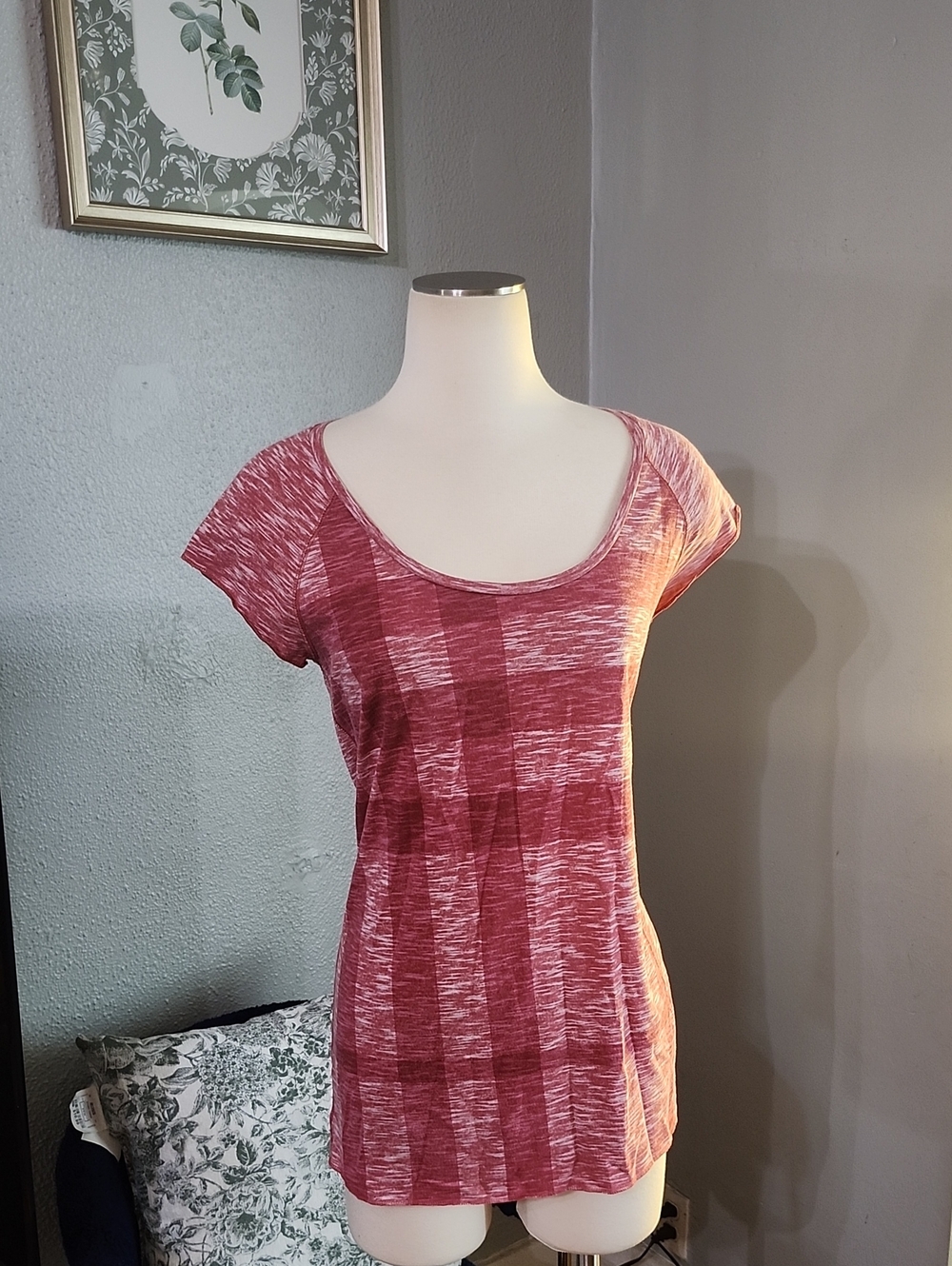 Burberry Britt Women's Red/Pink Heathered Short Sleeve Scoop Neck Top Sz. L